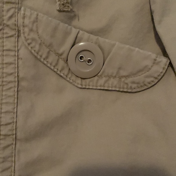 Tan Trench Coat 🧥 - Picture 3 of 4